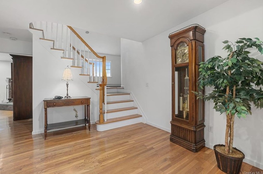 4 Pheasant Pl, Kent Lakes, NY 10512-1613