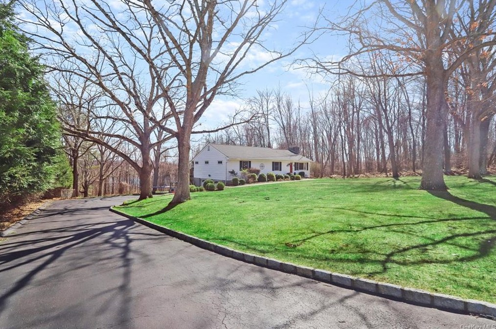 50 Glenvue Dr, Kent Lakes, NY 10512-1009