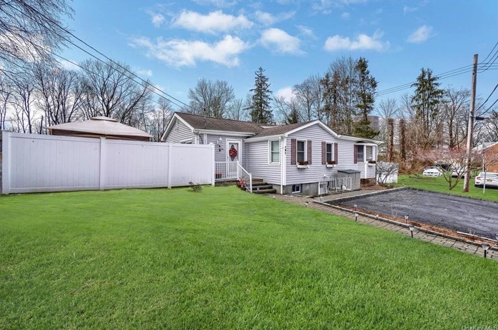 101 Larch St, Cortlandt Manor, NY 10567-5241