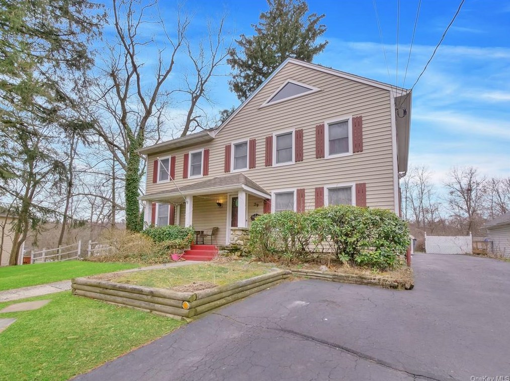 29 Blauvelt Rd, Nanuet, NY 10954-3407