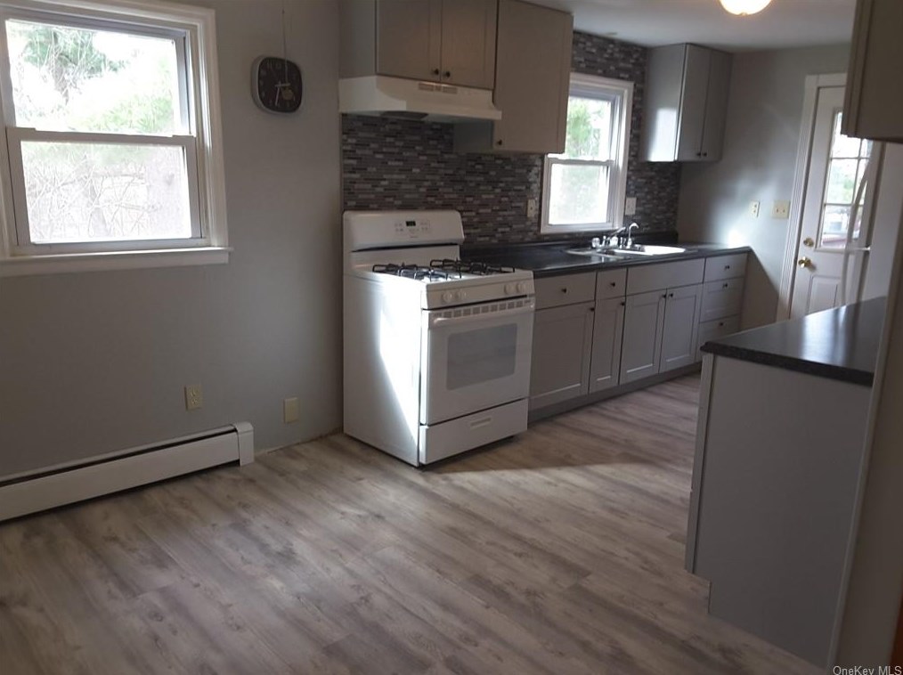 3 Dutchess Ct, Newburgh, NY 12550