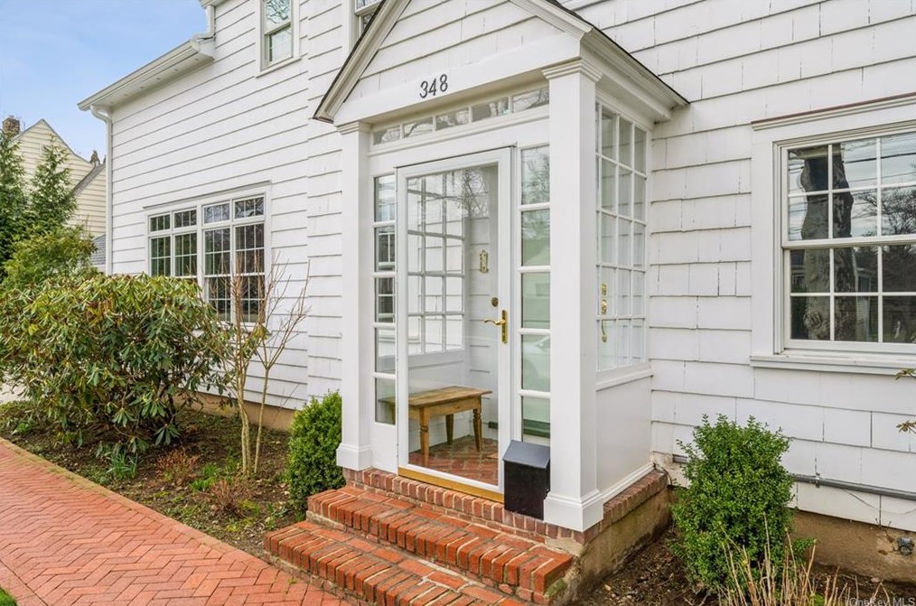 348 Wagner Ave, Mamaroneck, NY 10543-2836