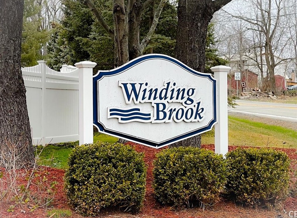 50 Pond Hill Ln, Walden, NY 12586-2264