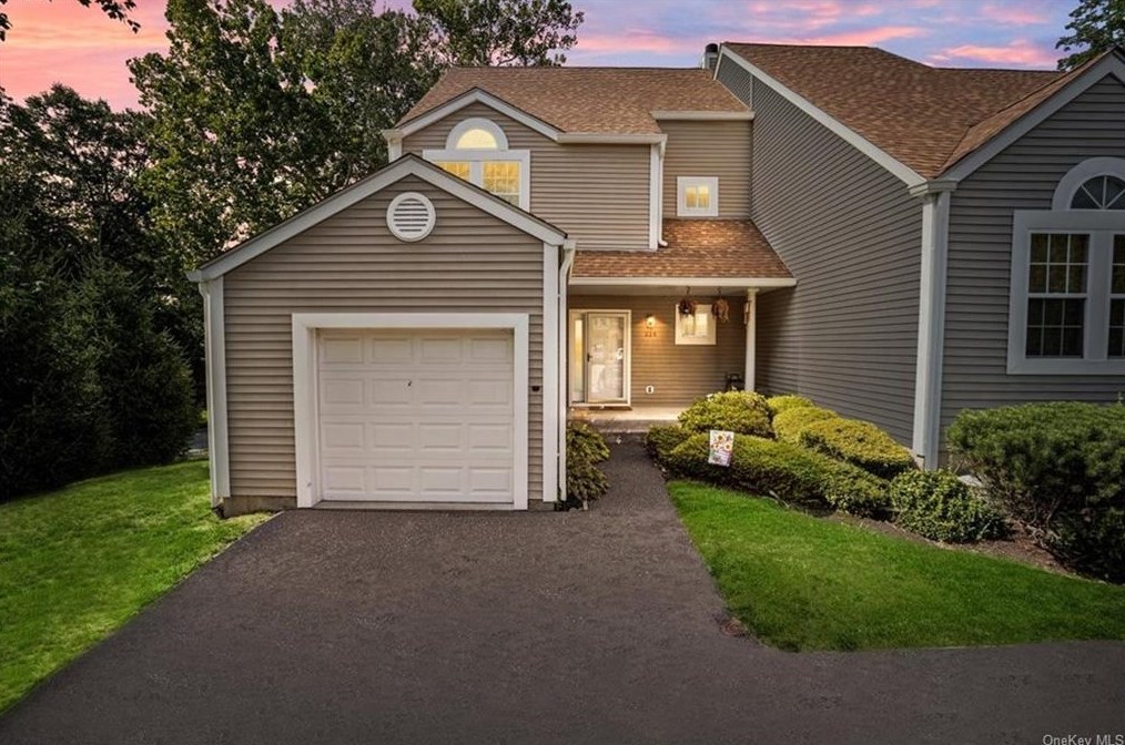 228 Mallard Ct, Yorktown Hgts, NY 10598