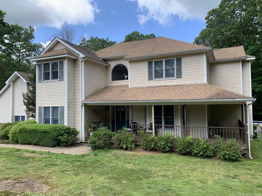 129 Wellington Dr, Kent Lakes, NY 10512-3861