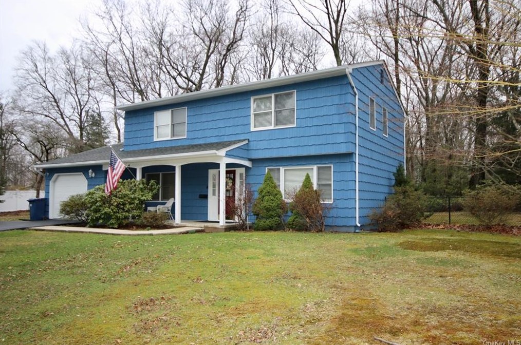 10 Adam Pl, New City, NY 10956-1704