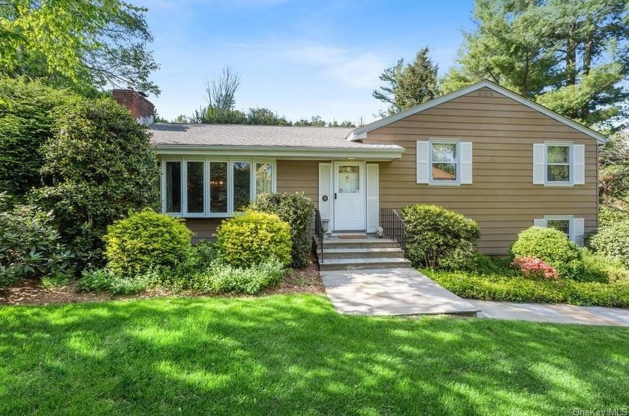 19 Cottage Pl, Katonah, NY 10536-1905