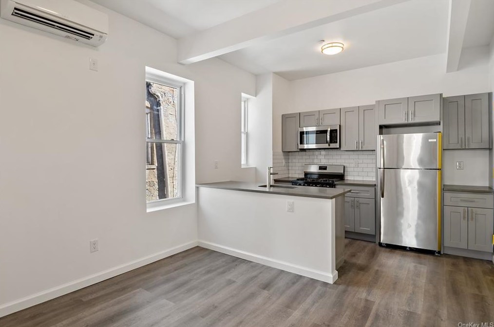 1047 Morris Ave #4, Bronx, NY 10456