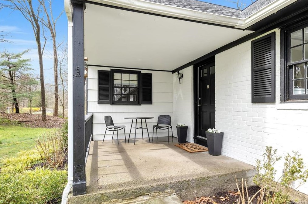 71 Lakeside Dr, Katonah, NY 10536-1607
