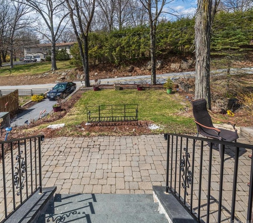 1230 Mombasha Rd, Monroe, NY 10950-5615