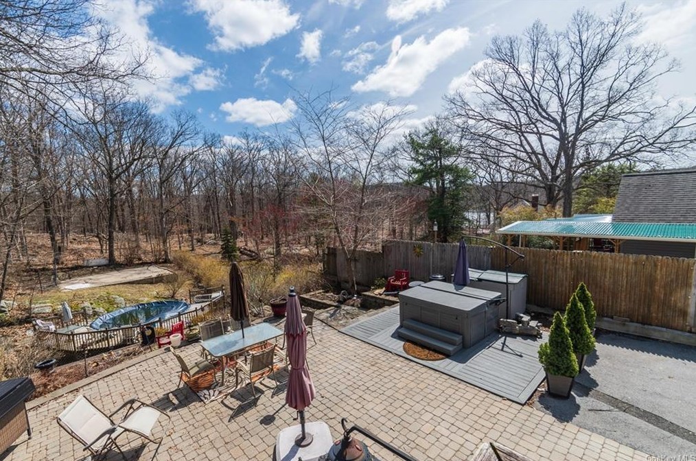 1230 Mombasha Rd, Monroe NY 10950-5323 exterior