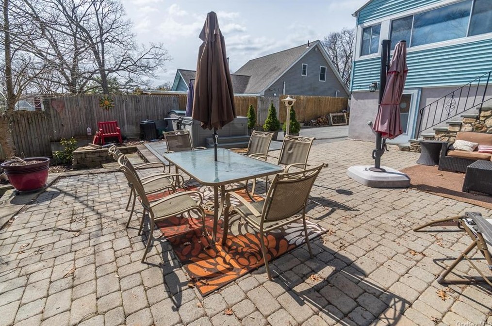 1230 Mombasha Rd, Monroe NY 10950-5323 exterior