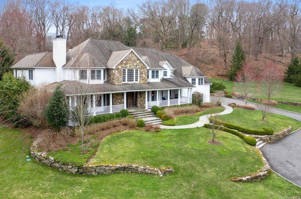 66 Lawrence Farms Crossway, Chappaqua, NY 10514
