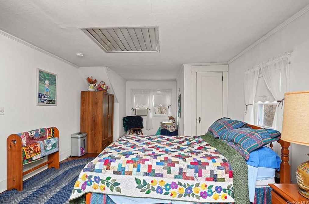 157 Rte 100, Katonah NY  10536-3238 exterior
