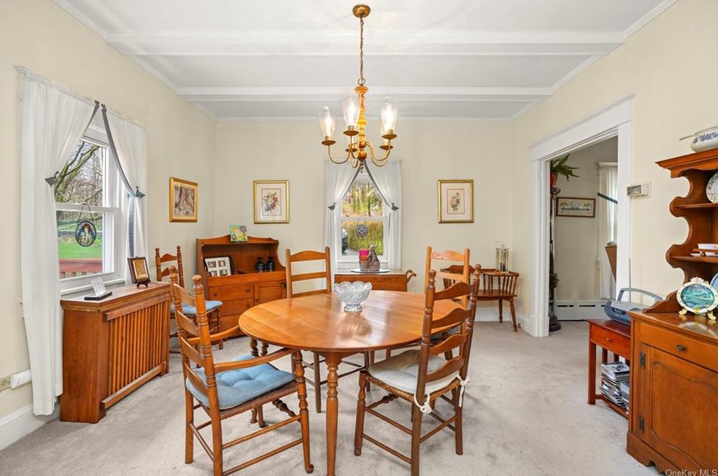 157 Rte 100, Katonah NY  10536-3238 exterior
