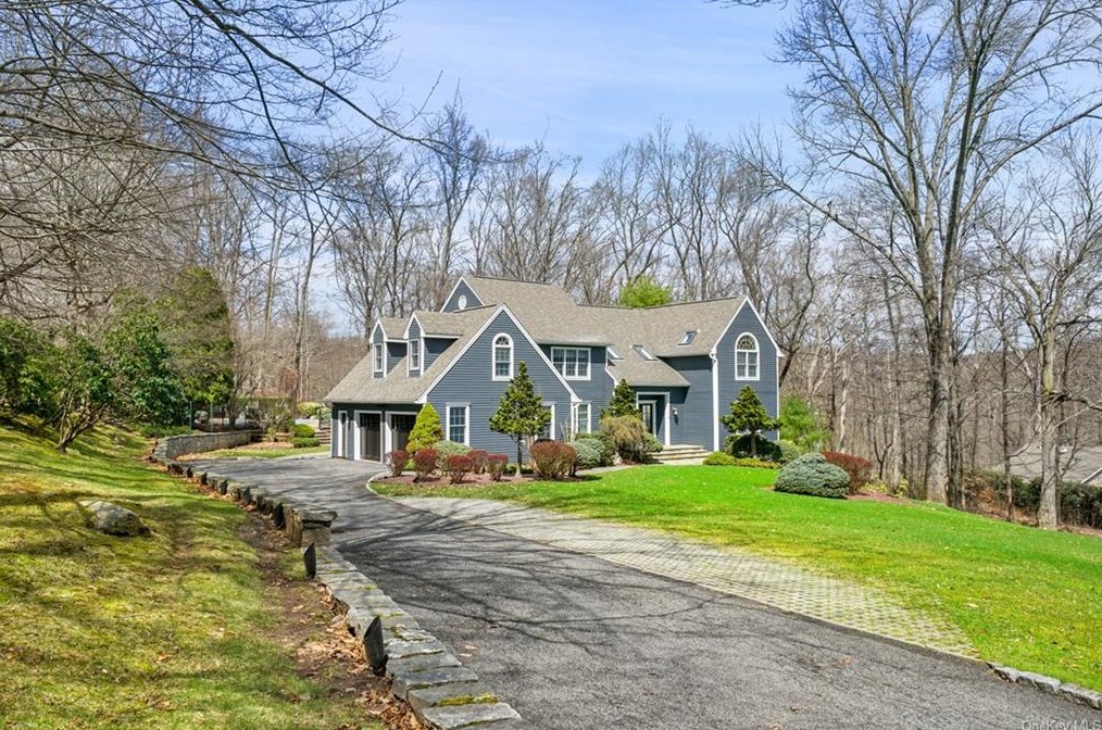 14 Dr Tonys Rd, Katonah, NY 10536-3028