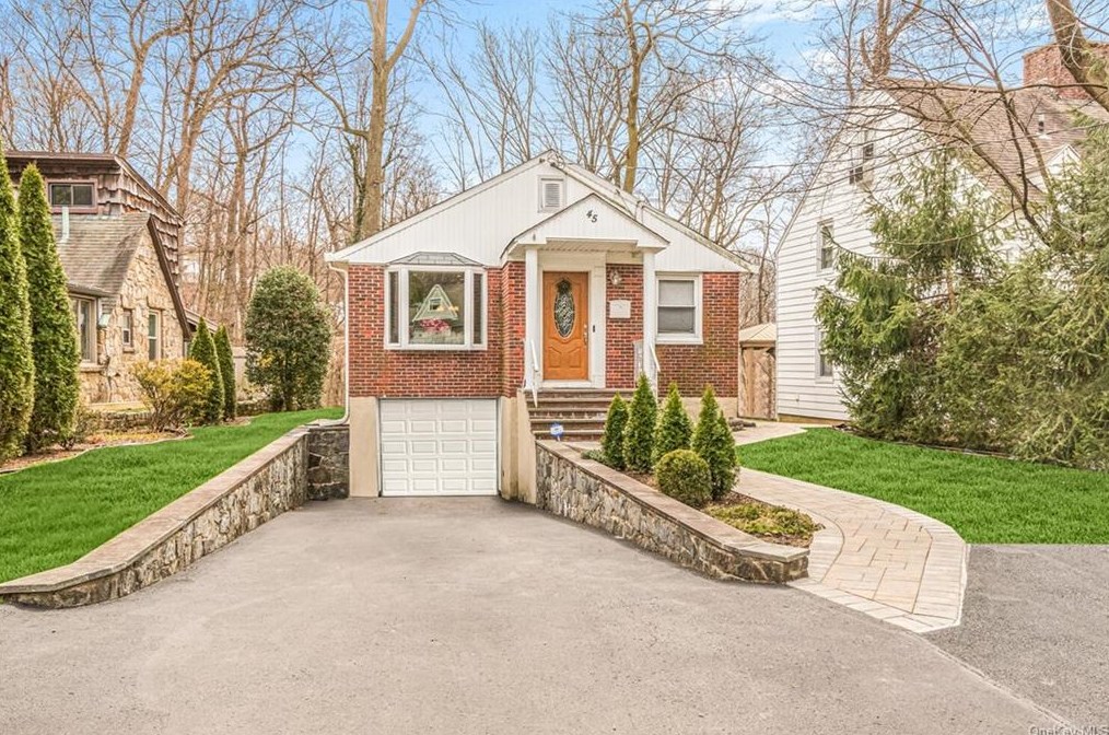 45 Brynwood Rd, Yonkers, NY 10701-5209