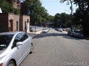 52 New Pl Apt 4, Yonkers, NY 10704