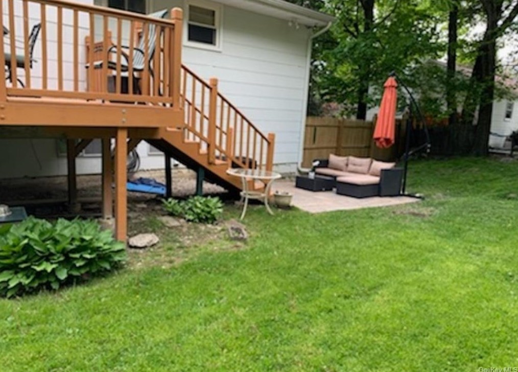 5 Ft Worth Pl, Monroe NY 10950-2302 exterior