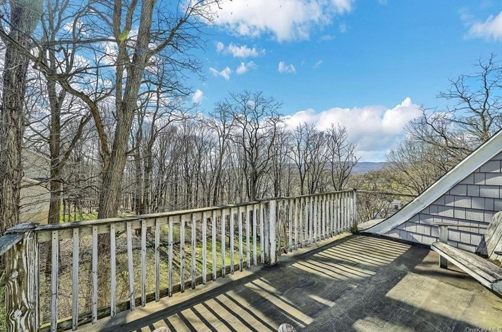 1340 Longview Ave, Peekskill NY  10566-4825 exterior