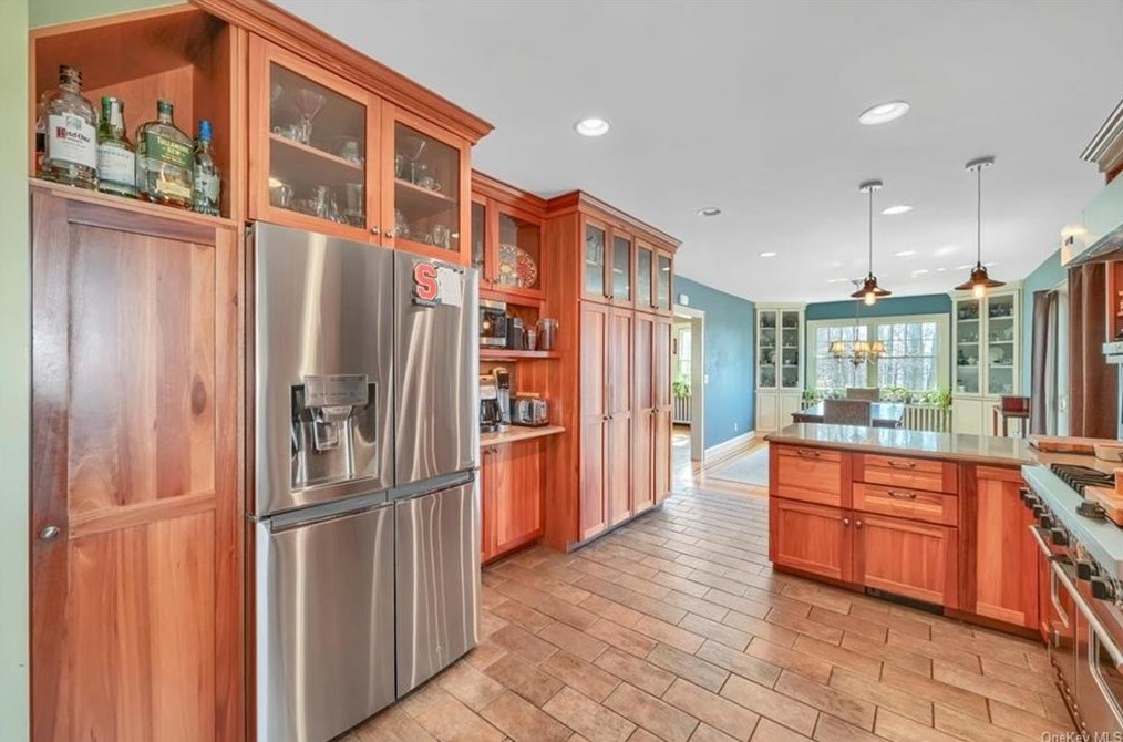 1340 Longview Ave, Peekskill NY  10566-4825 exterior