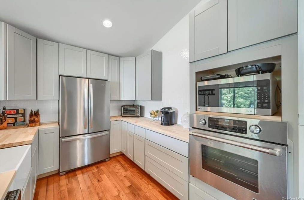 77 Crescent Cir, Rock Hill NY  12775-6200 exterior