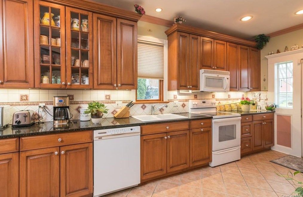 5 Todd Pl, Crotonville, NY 10562