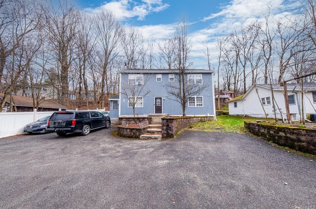 11 Paradise Trl, Monroe, NY 10950-6647