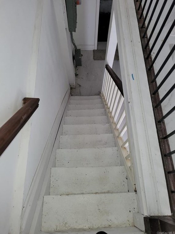 160 Elm St, Yonkers NY  10701-3932 exterior