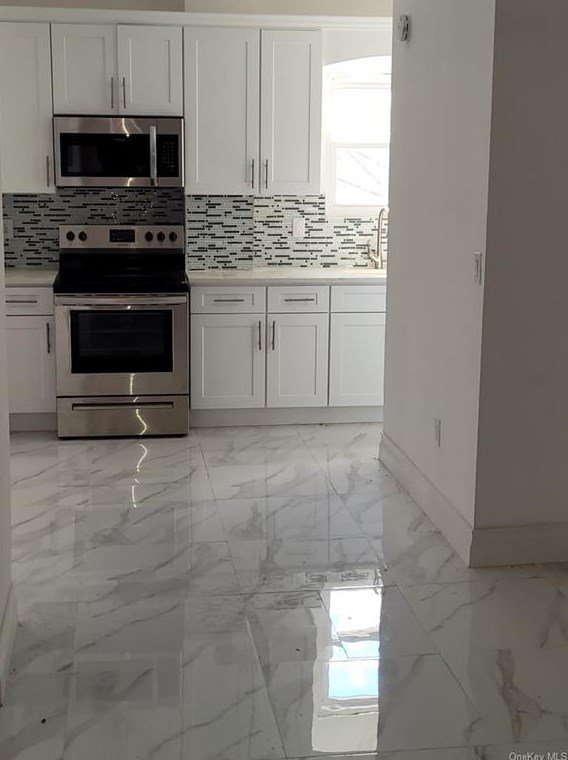 160 Elm St, Yonkers NY  10701-3932 exterior