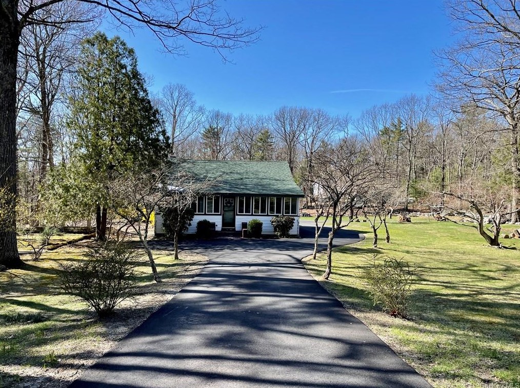 180 Yankee Lake Rd, Wurtsboro, NY 12790-8518