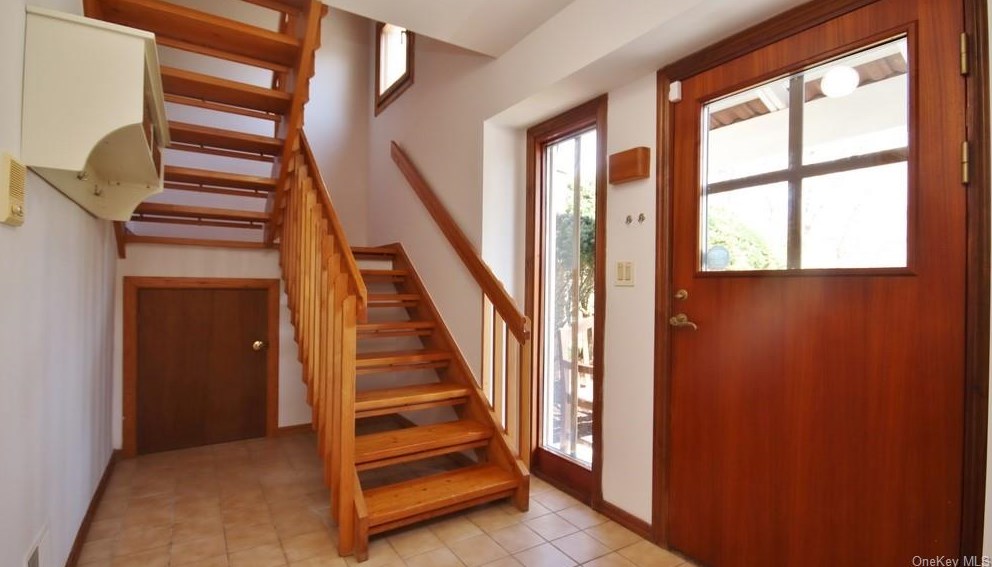 1 Deer Ridge Rd, Mount Kisco NY  10549-4202 exterior