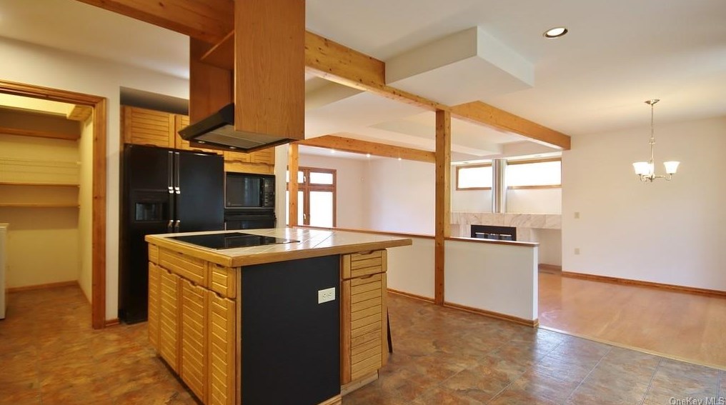 1 Deer Ridge Rd, Mount Kisco NY  10549-4202 exterior