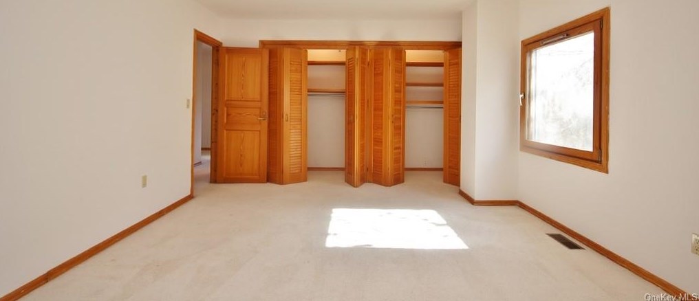 1 Deer Ridge Rd, Mount Kisco NY  10549-4202 exterior