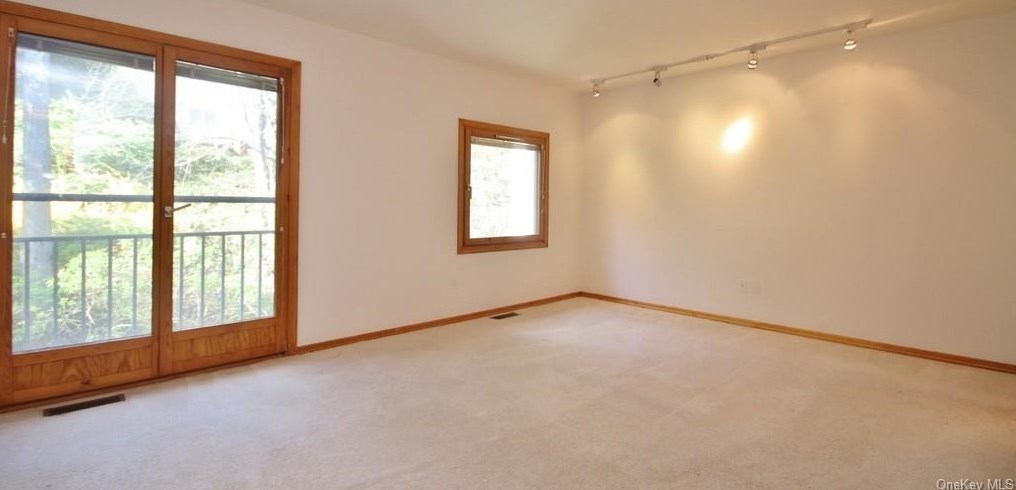 1 Deer Ridge Rd, Mount Kisco NY  10549-4202 exterior