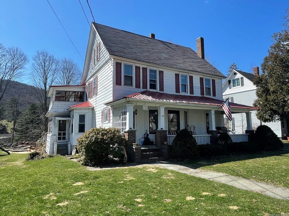 44 Highland Ave, Roscoe, NY 12776-5323