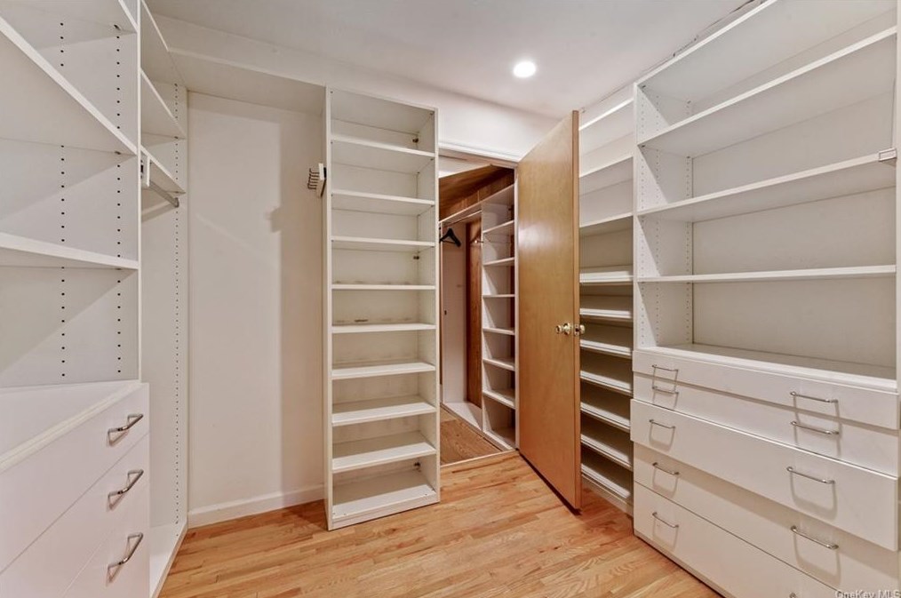 38 Deer Trak Ln, Goldens Bridge NY 10526-1207 exterior