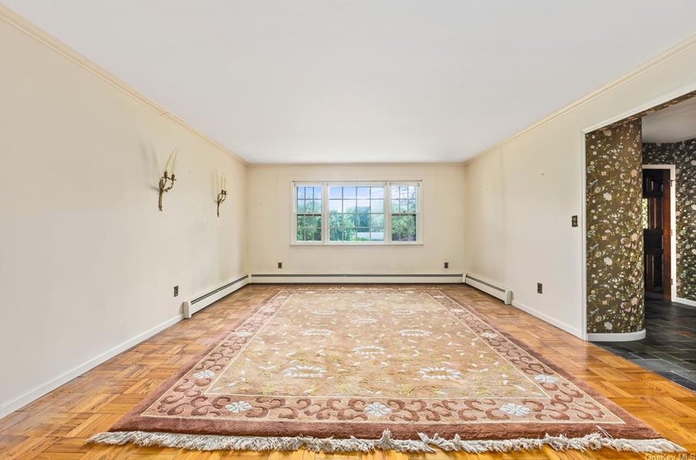 8 Lalli Dr, Katonah NY  10536-3132 exterior