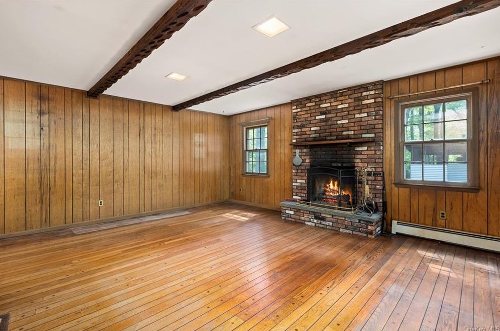 8 Lalli Dr, Katonah NY  10536-3132 exterior