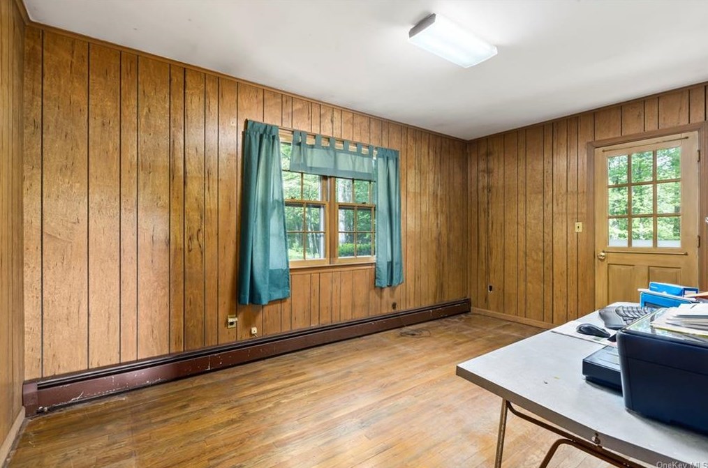 8 Lalli Dr, Katonah NY  10536-3132 exterior