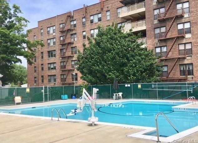 555 Bronx River Rd, Yonkers NY  10704-1710 exterior