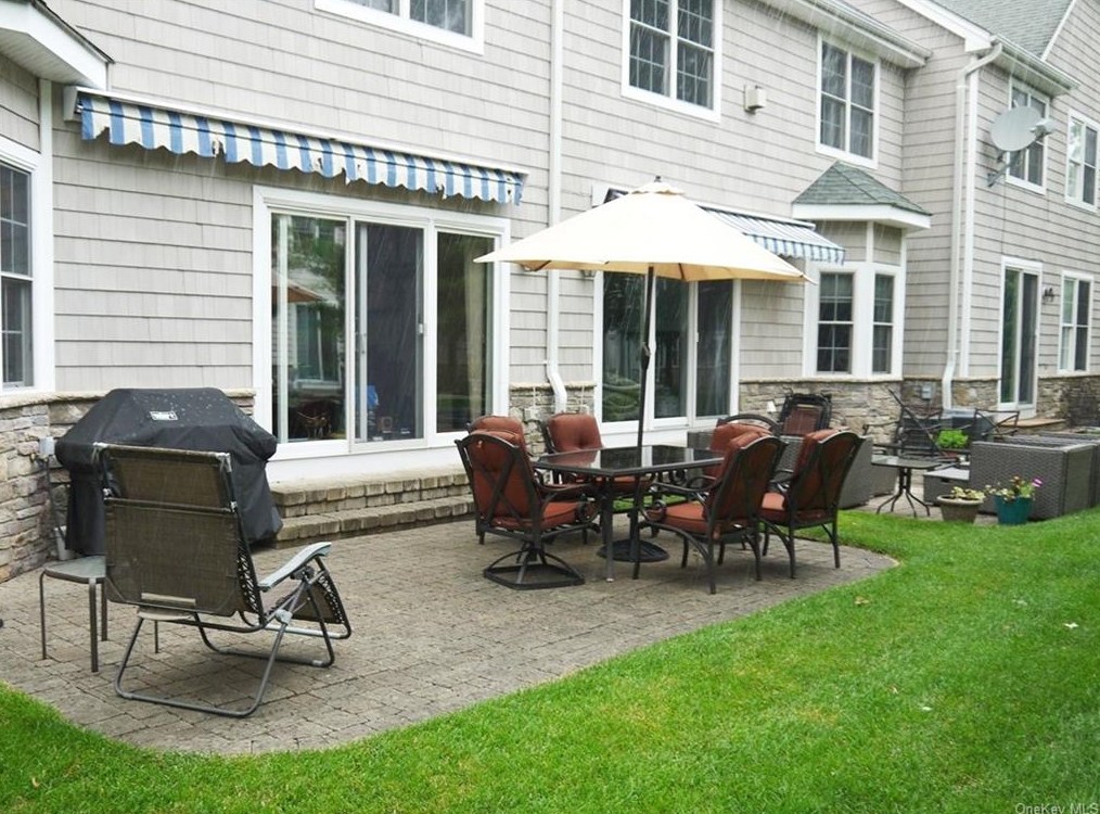 1601 Half Moon Bay Dr, Croton On Hudson, NY 10520-3120