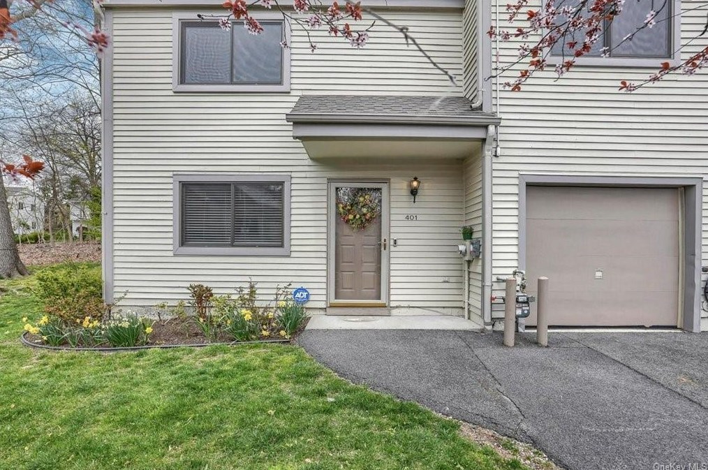 401 Hunters Run, Dobbs Ferry, NY 10522-3412