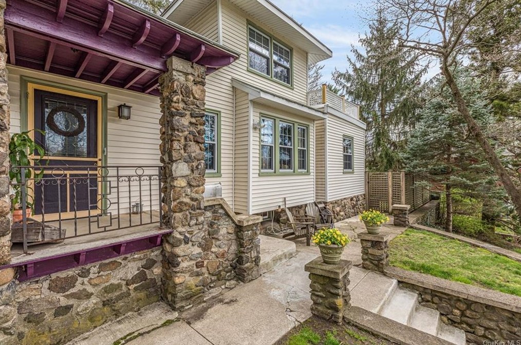 36 Lexington Dr, Croton On Hudson, NY 10520-2804