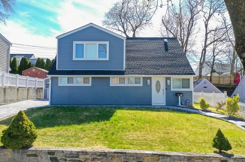 94 Mountaindale Rd, Yonkers, NY 10710-3522