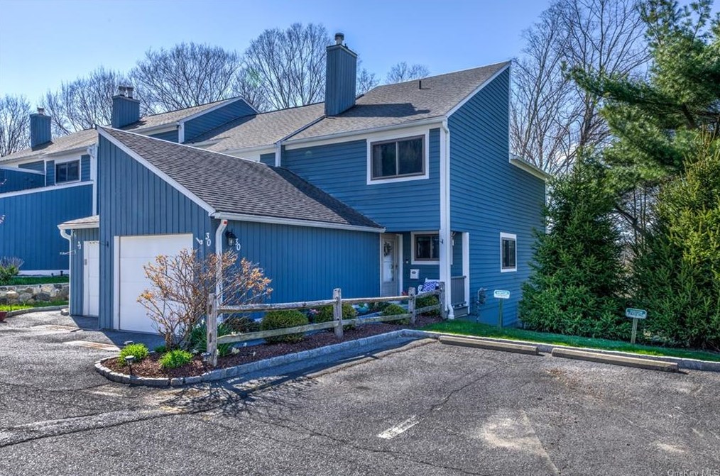 30 Timber Rdg, Mount Kisco, NY 10549-3623