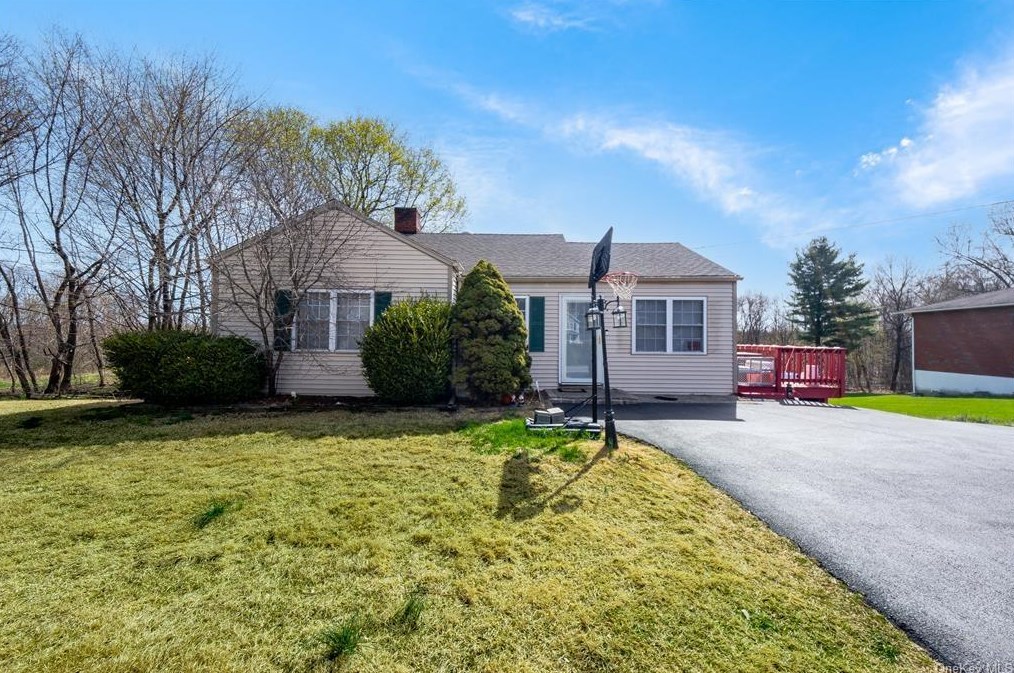 162 Rock Cut Rd, Newburgh, NY 12550-2356