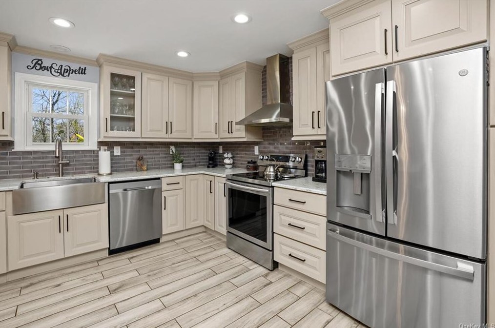 6 2nd St, Cortlandt Manor, NY 10567-5251