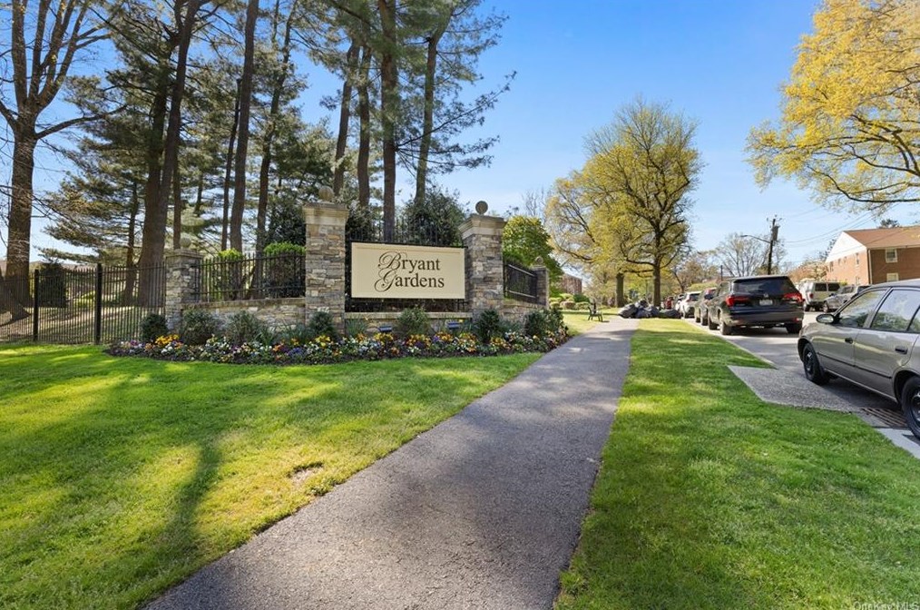 2 Bryant Crescent #1h, White Plains, NY 10605