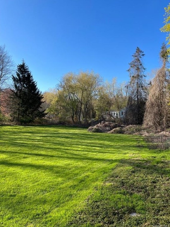 5 Hawkes Ave, Crotonville, NY 10562